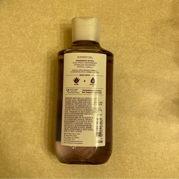 **SOLD** NWT Bath and Body Works - Winter Berry Wonder Three Piece Set - Picture 6 of 7